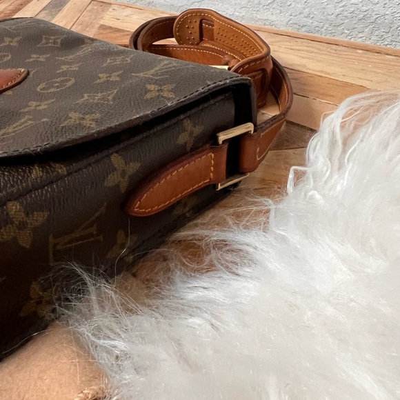 SOLD Louis Vuitton Vintage Saint Cloud Shoulder and Crossbody Style Purse - Picture 5 of 11